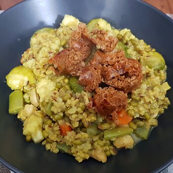 Mixed Vegetable Karachi with a vegan sausage