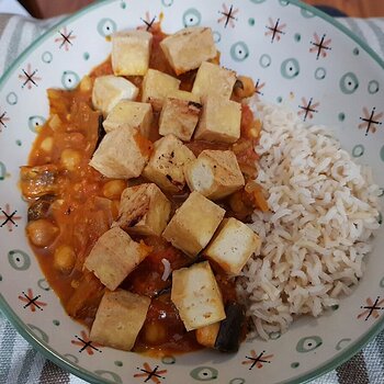 Aubergine & Chickpea Curry with Brown Basmati Rice & Roasted Tofu