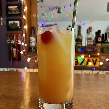 Kirsch & Pineapple Juice Cocktail