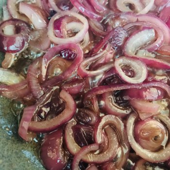 Caramelising red onions.jpeg