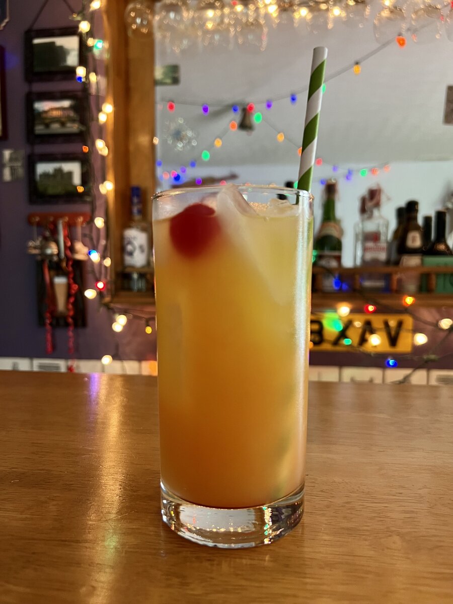 Kirsch & Pineapple Juice Cocktail