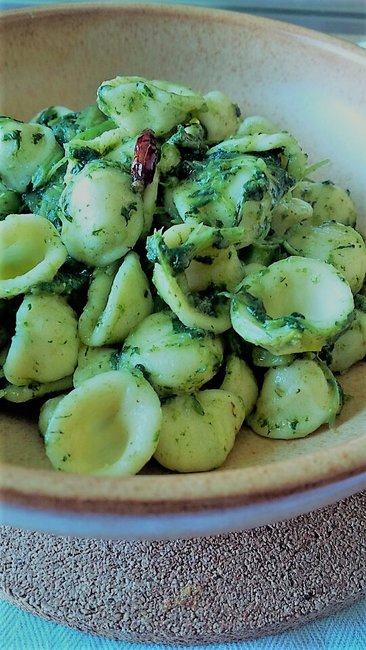 Orecchiette con cime di rapa/Italian pasta with broccoli rabe