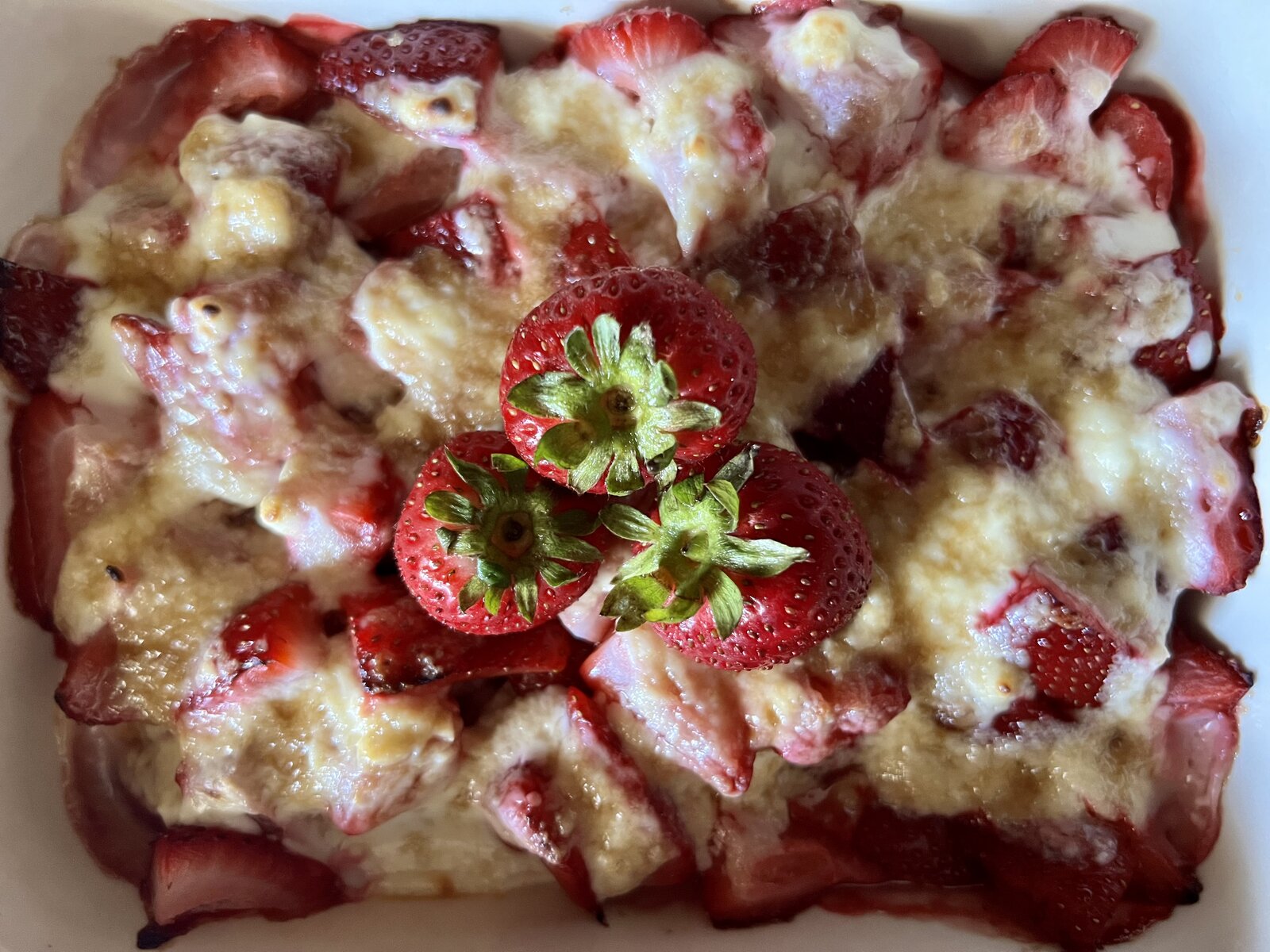 Strawberry Gratin with Sweet Cheese Topping