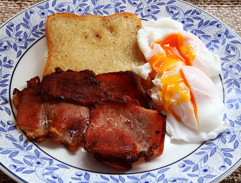 bacon egg fried bread 2 s.jpg