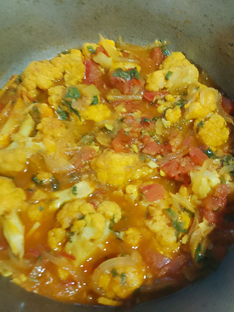 Cauliflower tomato curry with ginger 1.jpg