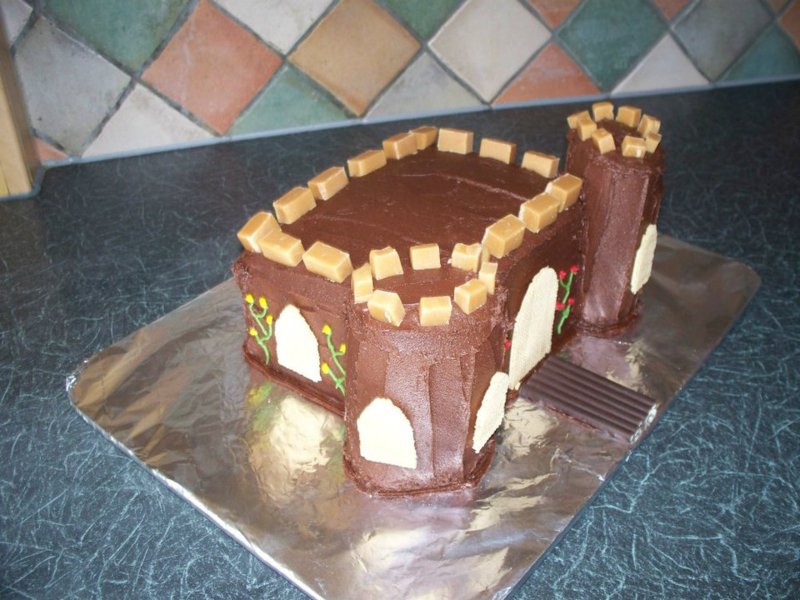 choc castle cake.jpg