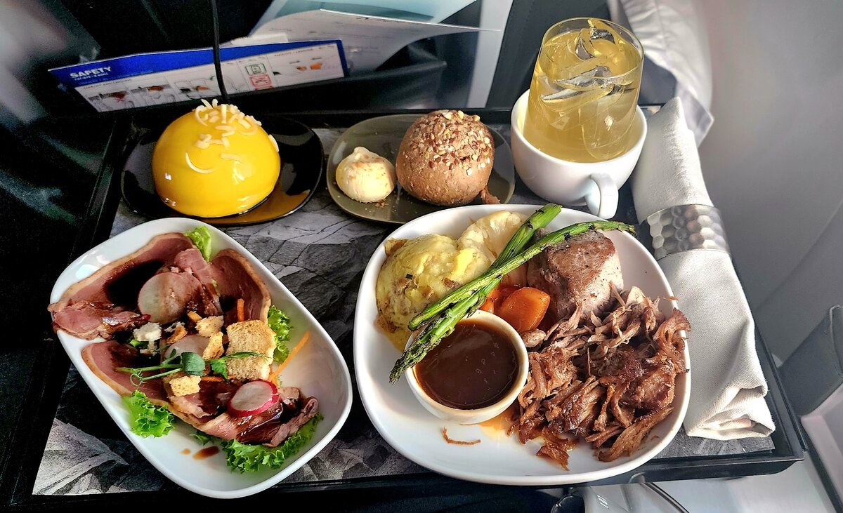 Icelandair Dinner.jpg