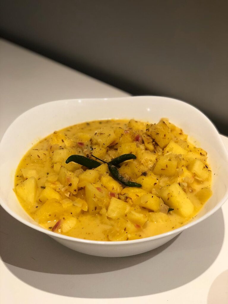 Indian Food Cuajimapla pineapple curry.jpg