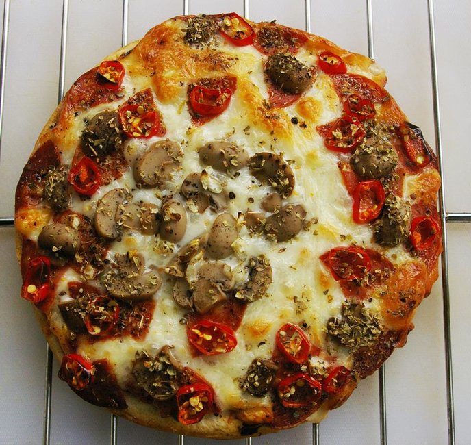 pizza pepperoni and mushroom.jpg