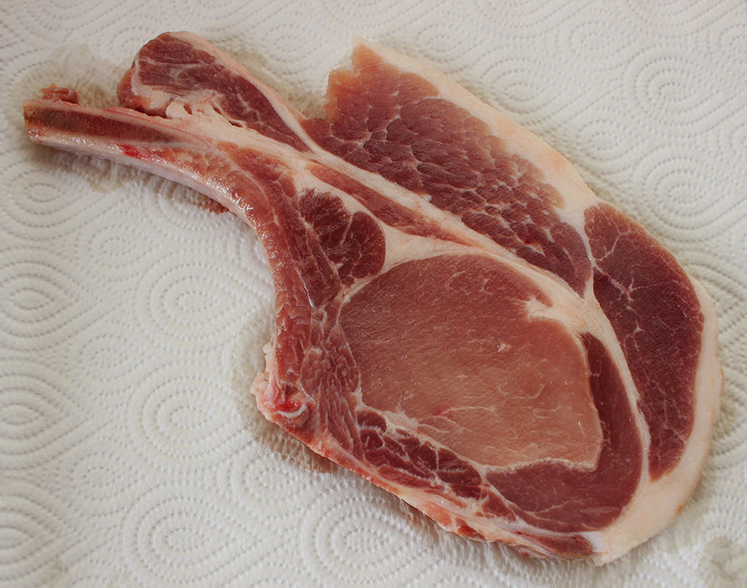 pork chop raw 1 s.jpg