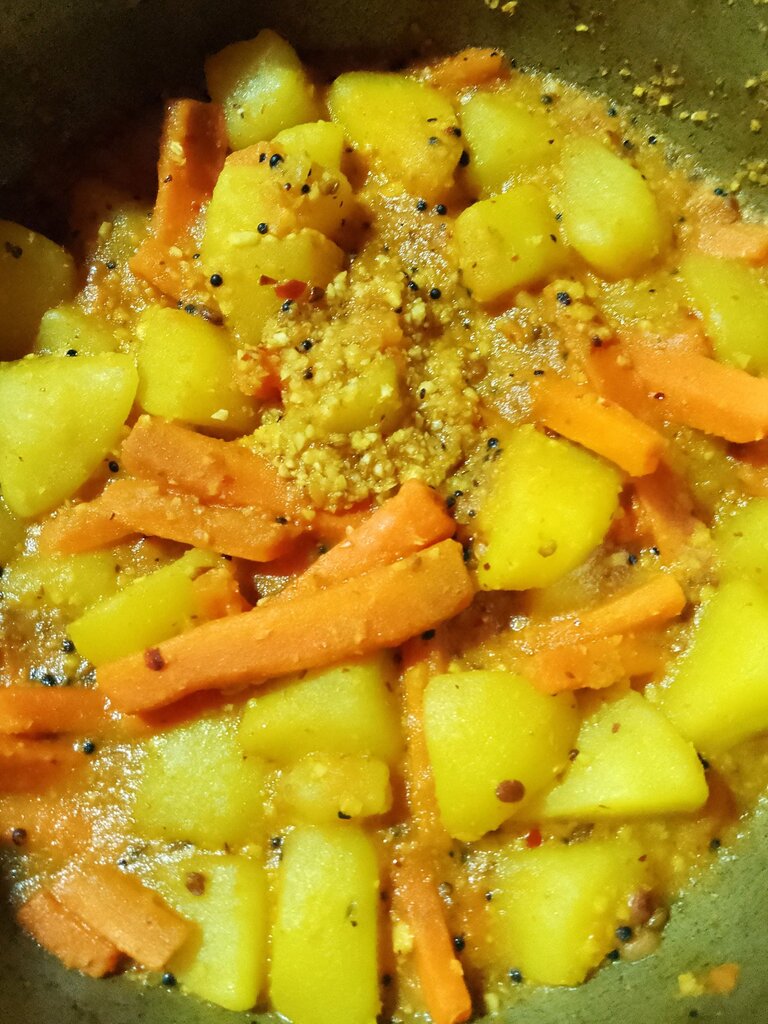 Potatoes and carrots S Indian 2.jpg
