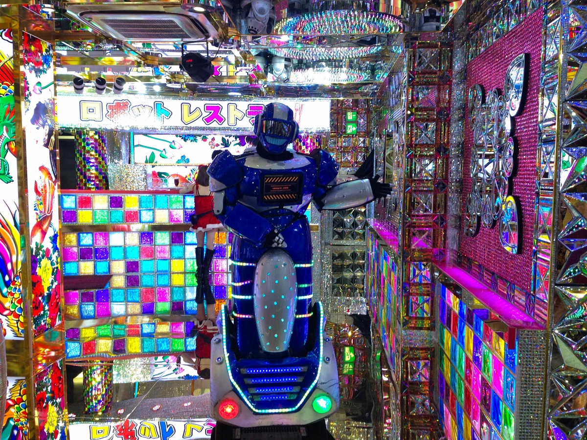 Robot-Restaurant-Tokyo.jpg
