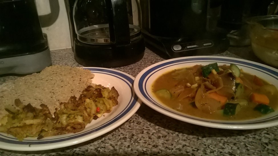 Veg curry with onion bhajis and poppadums.jpg