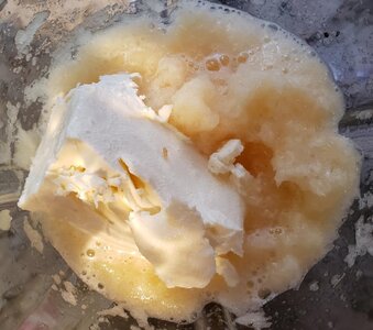 Pineapple stuffed French cream cheese and pineapple filling.jpg Pineapple stuffed French cream cheese and pineapple filling.jpg