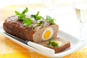 Greek-Meatloaf-stuffed-with-Eggs-Rolo-Kima-2-800x533.jpg