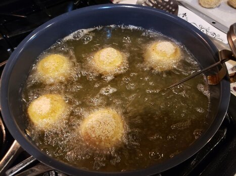 risotto balls frying.jpg