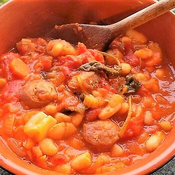 Fagioli con salsicce all'Uccelletto/Beans and sausage "at the birdie" - Tuscan recipe