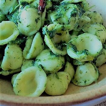 Orecchiette con cime di rapa/Italian pasta with broccoli rabe