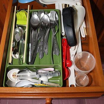 Uri Gellar tableware