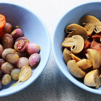 Carrots, shallots, mushrooms and bacon