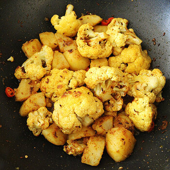Cauliflower and potatoes
