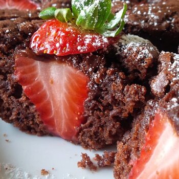 Muffins with strawberry heart