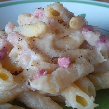 Penne with white asparagus cream+bacon