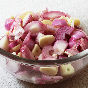 Red onions and garlic