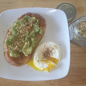 Avo toast with dukkah