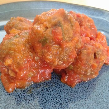 Meatballs with tomato sauce