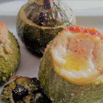 Stuffed round courgettes