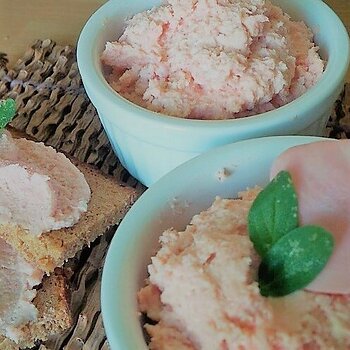 Light Ham Mousse with Fresh Cheese