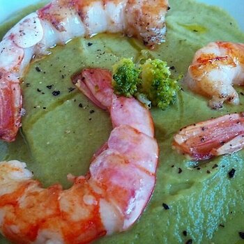 Prawns on broccoli cream