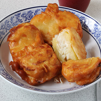 Fishcakes in beer batter (halibut)