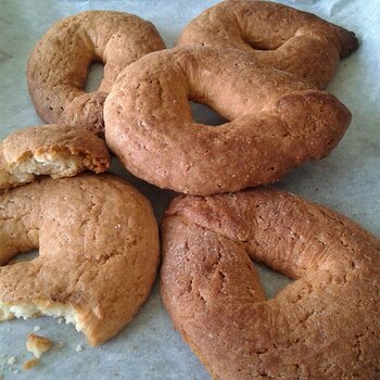 Red Wine Biscuits