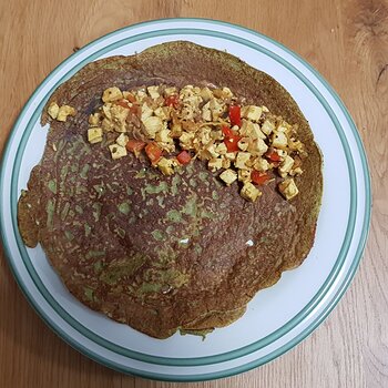 Indian chaura na poora with tofu scramble