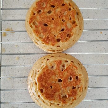 Crumpets as they should look