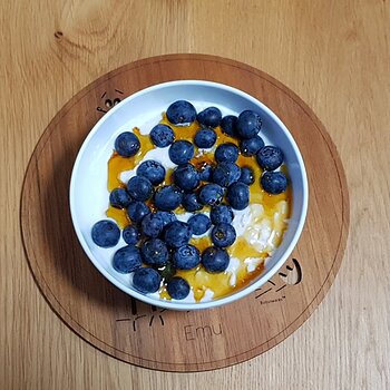 Soaked oats with blueberries