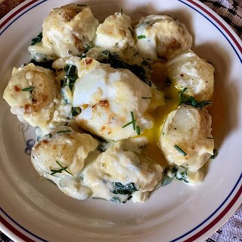 Mollet Eggs (And Potato) Florentine