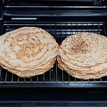 2 dozen oatcakes