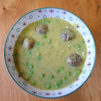 Curried Cauliflower and Pea Soup