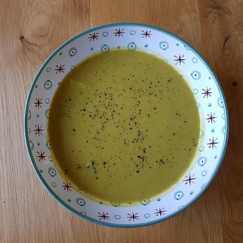 Broccoli, Apple and Peanut Soup