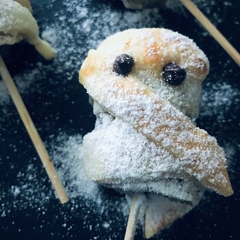 Halloween mini-banana mummies.jpg