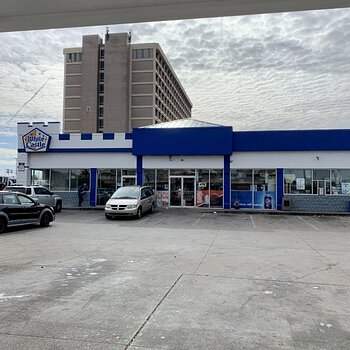 Restaurant In A Gas Station Never A Good Sign