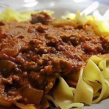 Tagliatelle con ragu bolognese.jpg