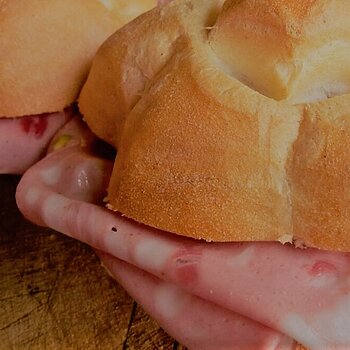 Panino con la mortadella.jpg