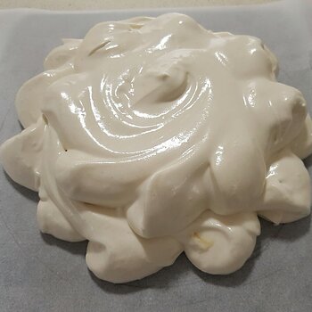 Uncooked Pavlova