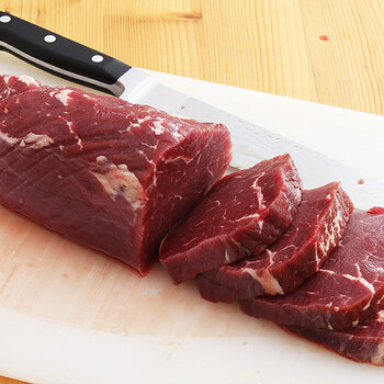 Beef fillet raw 3 s.jpg
