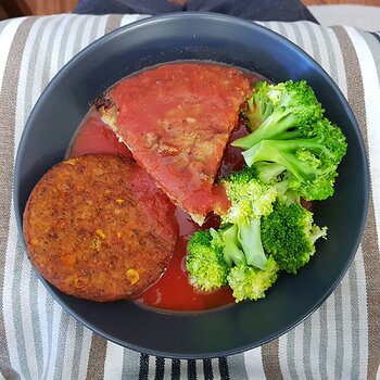 Courgette, Rosemary, Rice Cake with veggie burger & broccoli