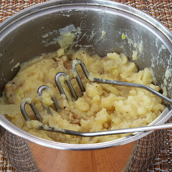 Mash with onions s.jpg